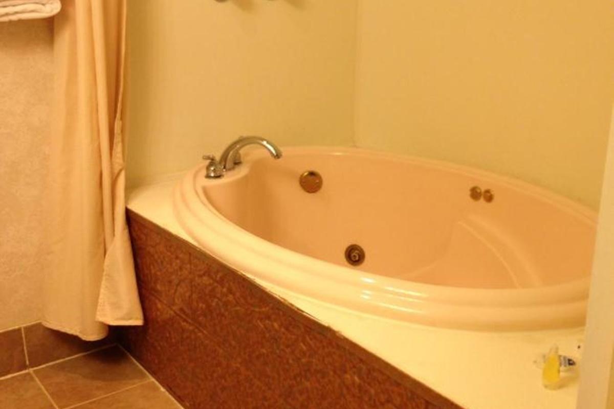 Americas Best Value Inn Macomb Eksteriør billede