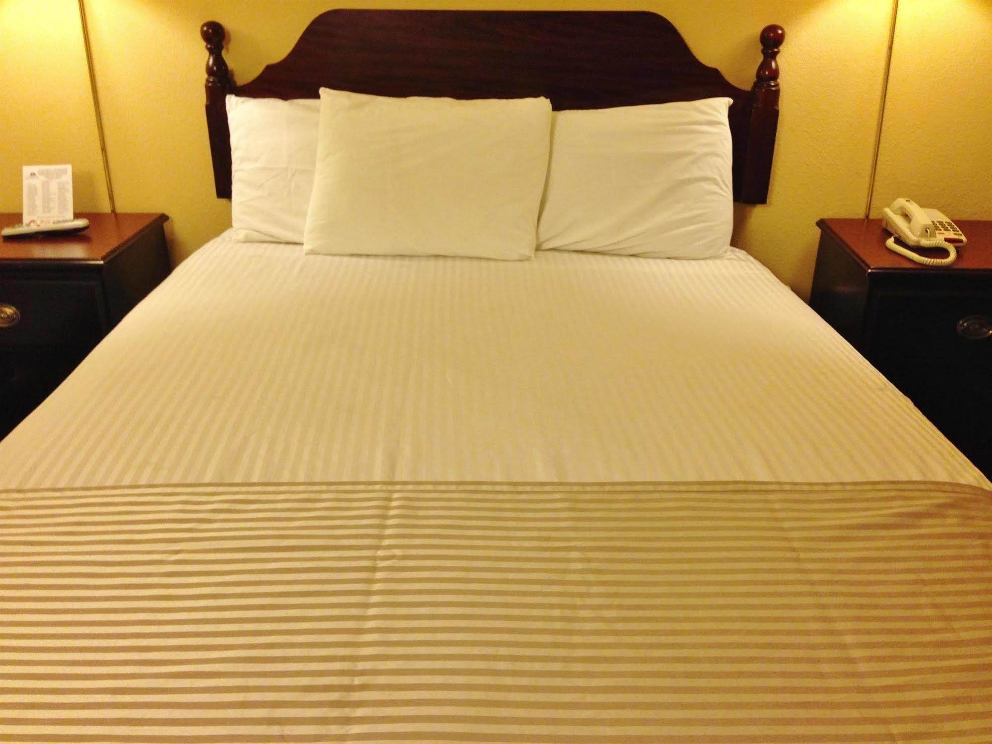 Americas Best Value Inn Macomb Eksteriør billede